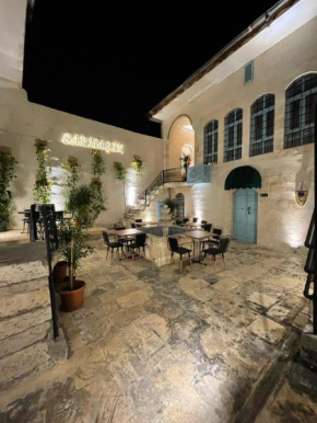 Sarmaşık Otel
